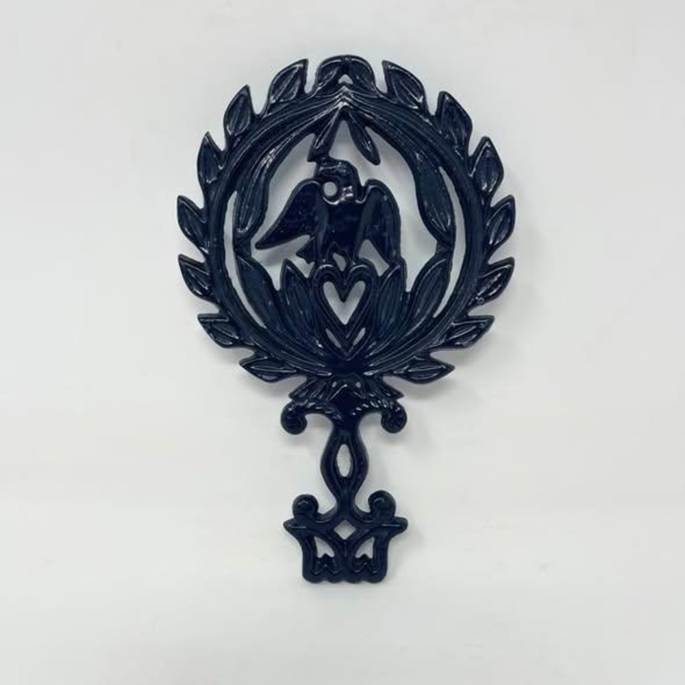 VTG Cast Iron Trivet Stand Eagle Heart Navy Blue‎ Americana Kitchen Decor